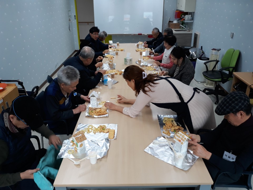 퍼포먼스_미술치료3-4[0].jpg